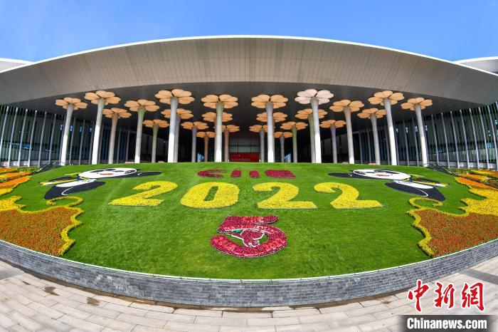 第五屆進博會場館景觀裝飾全面定妝。 陳夢澤 攝 第五屆進博會場館景觀裝飾全面定妝。 陳夢澤 攝